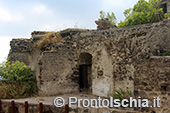 Alla scoperta dell'isola nascosta: viaggio tra i ruderi di Ischia 7